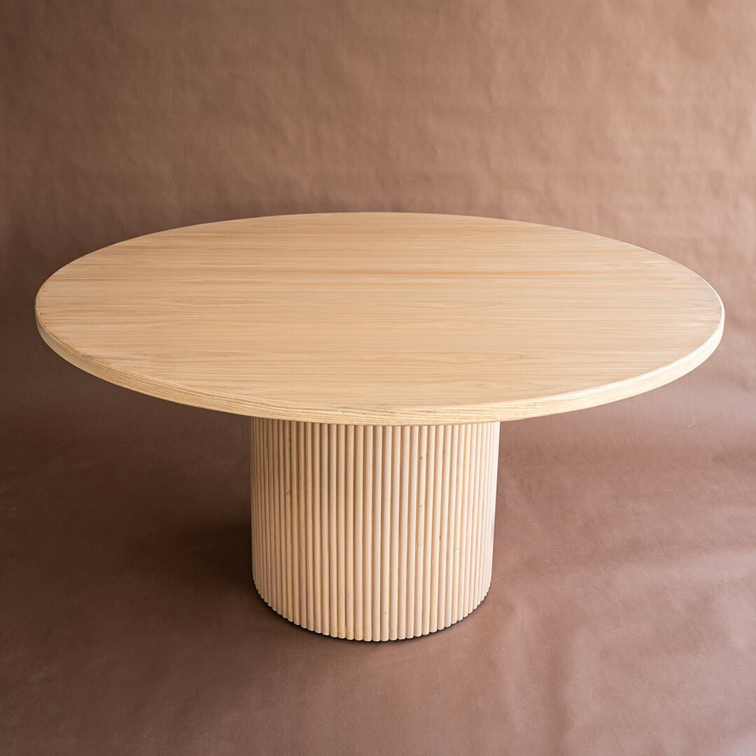 The Round Pedestal Dining Table-Kollekt
