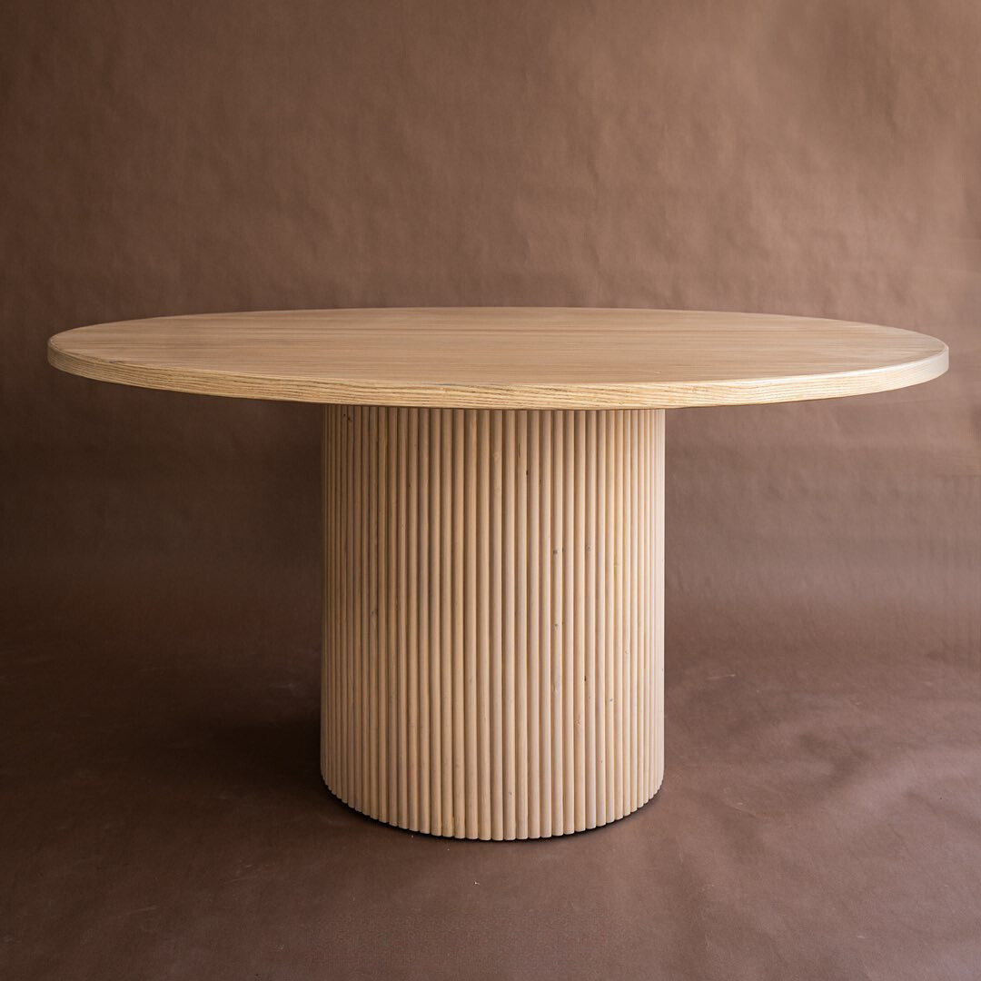 The Round Pedestal Dining Table-Kollekt