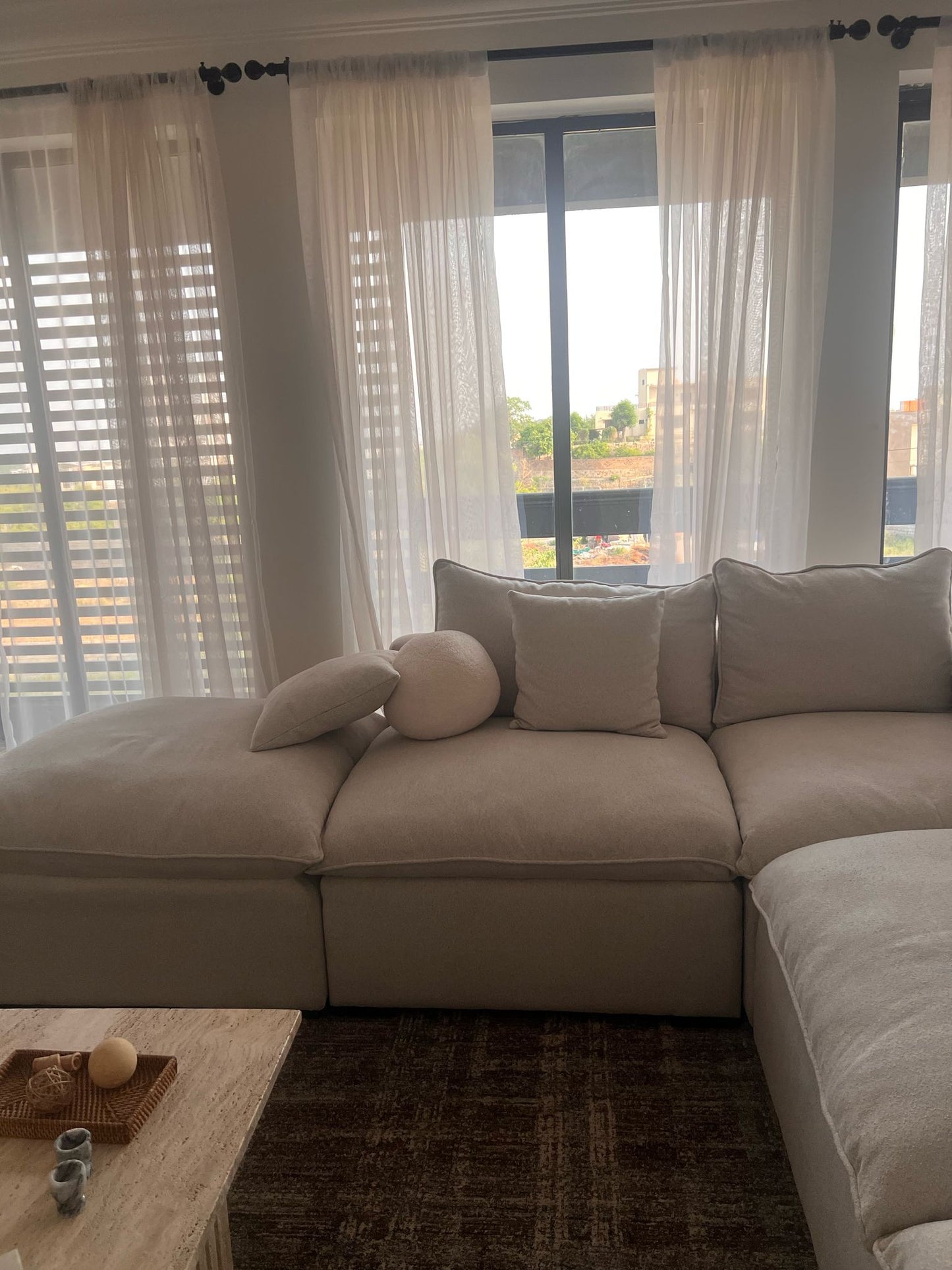 VIBO SECTIONAL SOFA